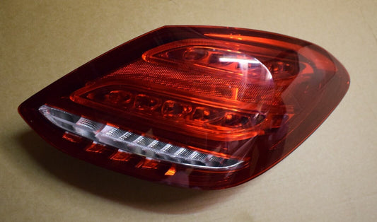 Original Mercedes w205 C Klasse Heckleuchte Rückleuchte rechts A2059062102