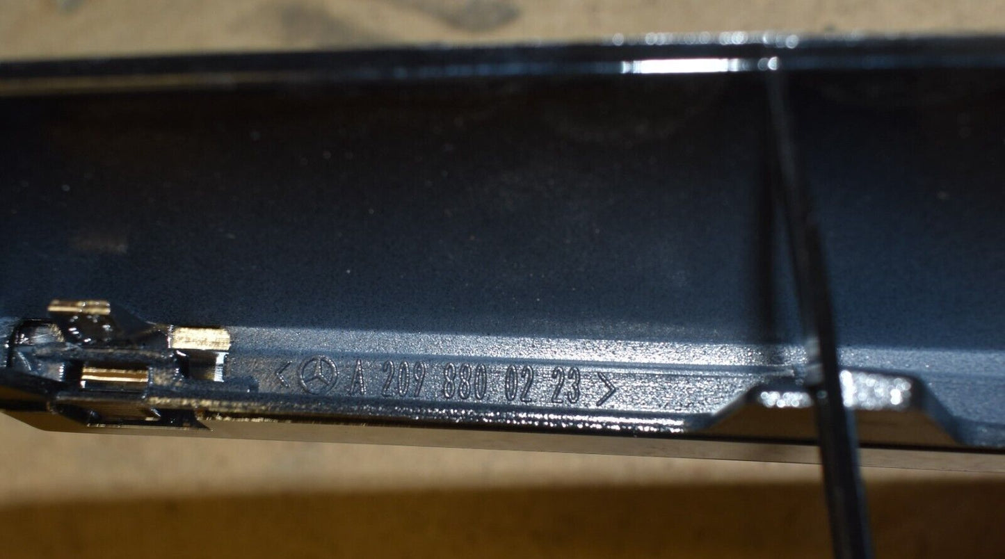 Original Mercedes Kühlergrill Grill w209 CLK a2098800223 schwarz