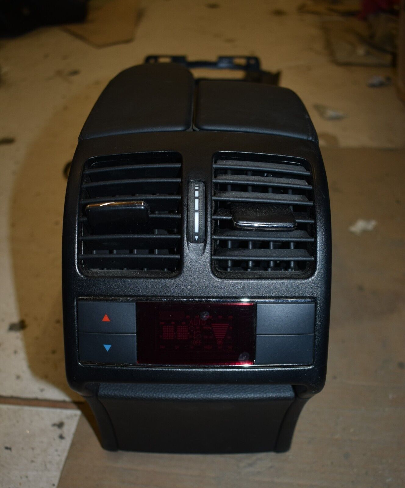 Original Mercedes Armlehne w207 E Cabrio Mittelkonsole a2076802150 Leder