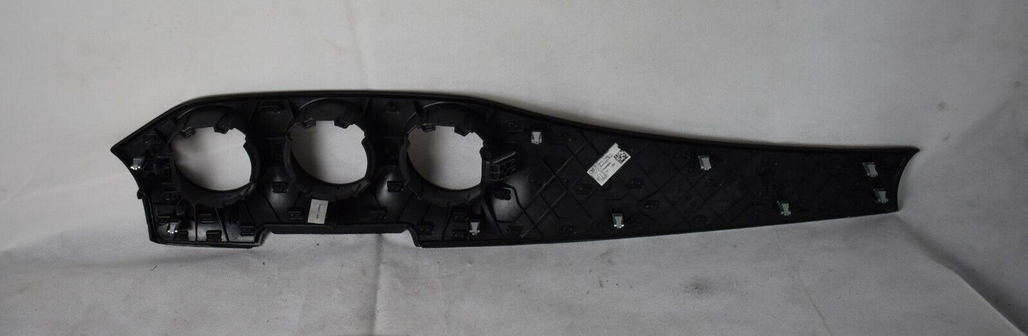 Original Mercedes w117 CLA Armaturenbrett Zierleiste a1176801901