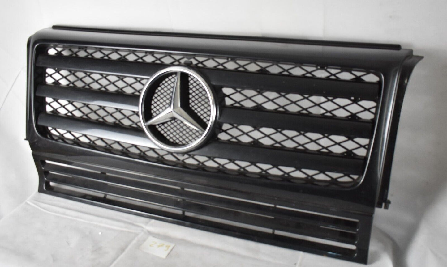Original Mercedes G Klasse Kühlergrill a4638881115 w463 Grill