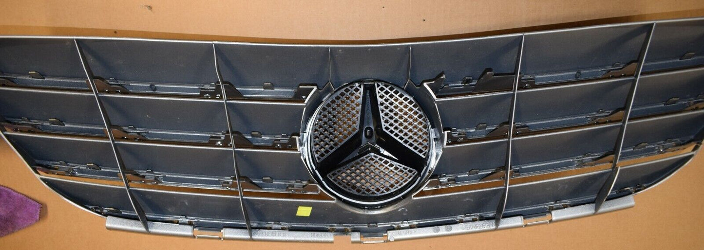 Original Mercedes W169 A Klasse Kühlergrill Silber