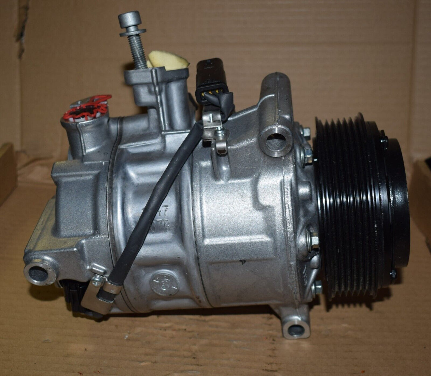Original Mercedes Kältemittelverdichter Klimakompressor a0008303902 w447 V Klass