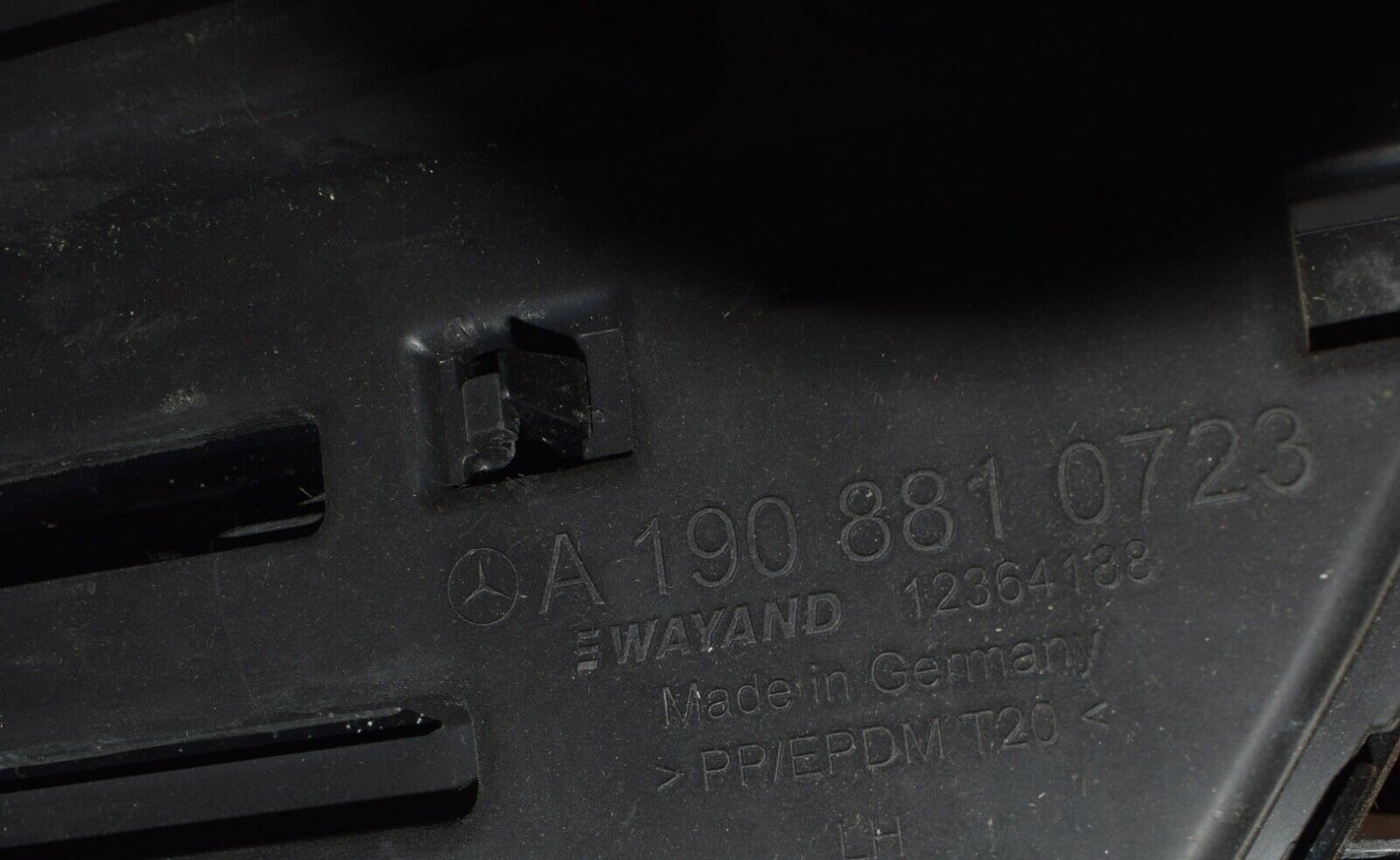 Original Mercedes GT C190 Gitter Carbon am Kotflügel a1908810823