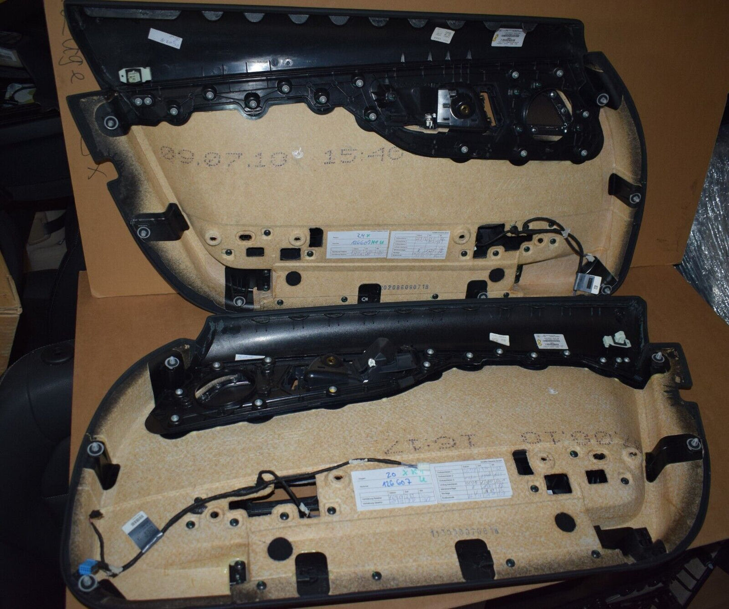 Original Mercedes AMG GT C190 Türverkleidung Paar rechts links Alcantara Gelb