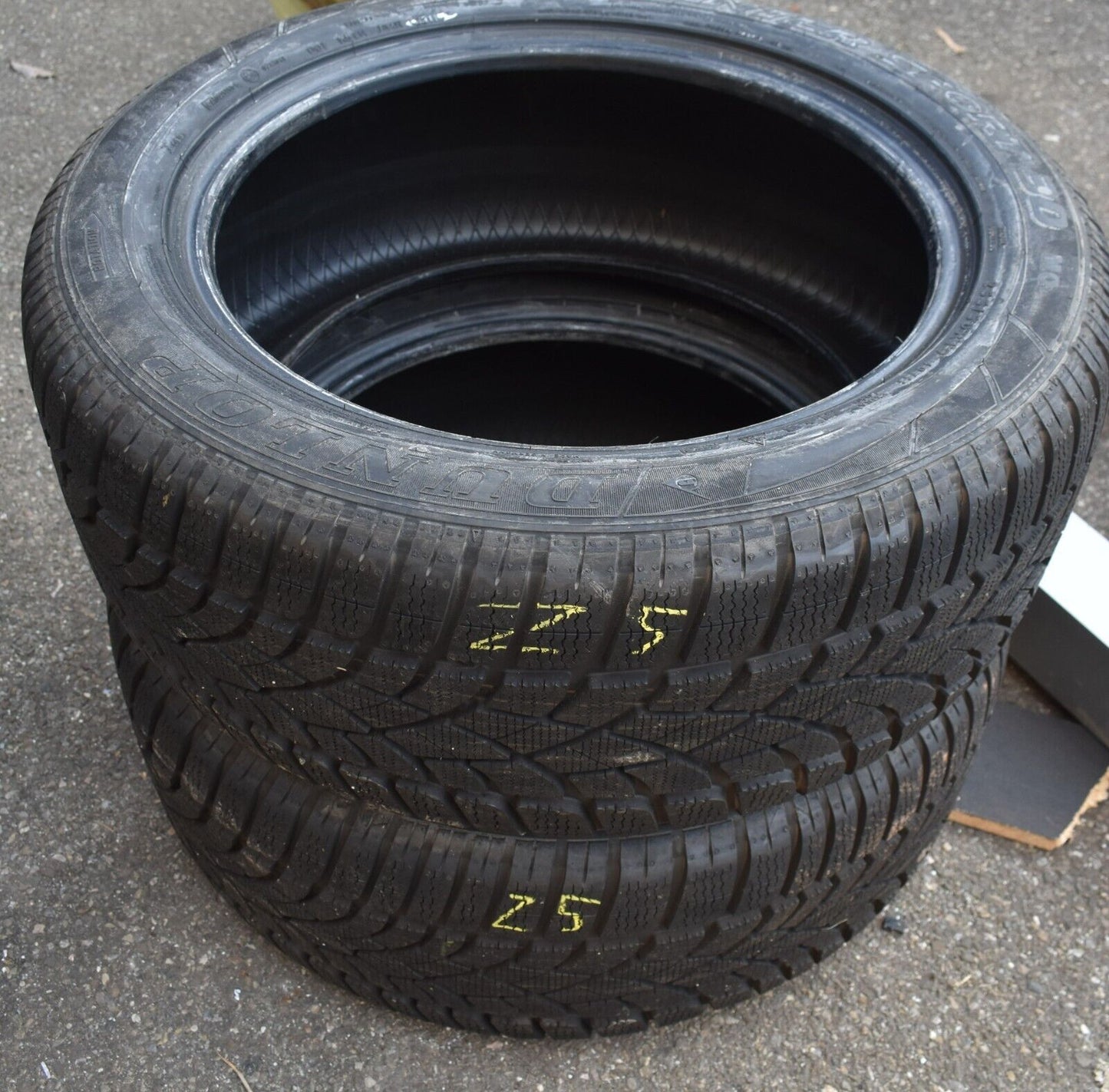 2x Winterreifen Dunlop SP Winter 255 50 19 107H 2011 8mm