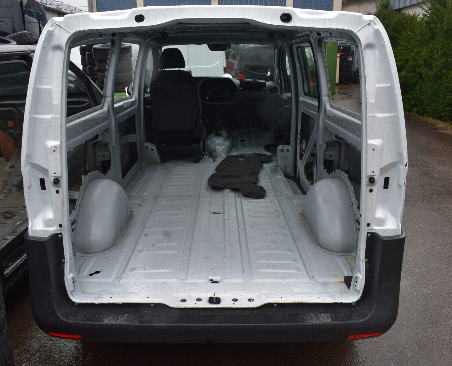 Mercedes Vito Karosse Arktikweiss w447 extra lang
