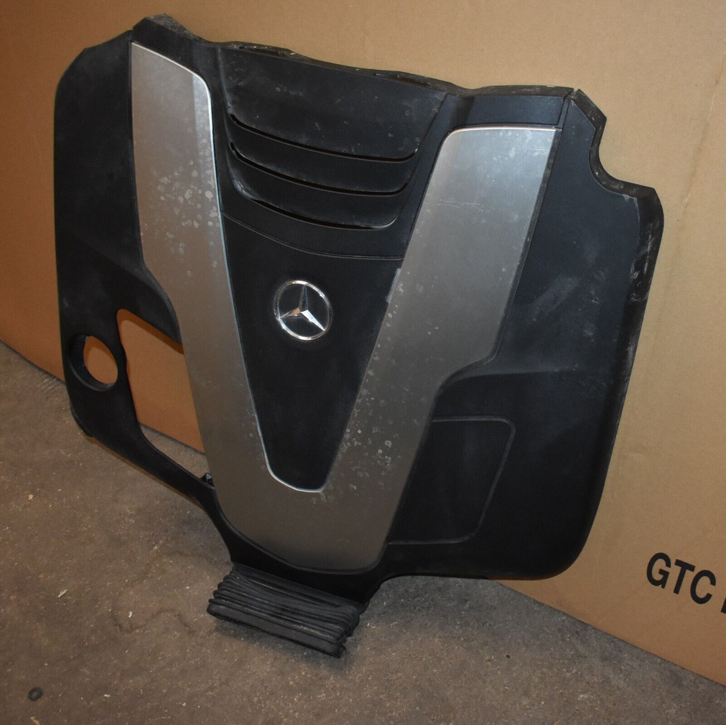 Original Mercedes Motorabdeckung OM642 w463 G 350d a6420102811