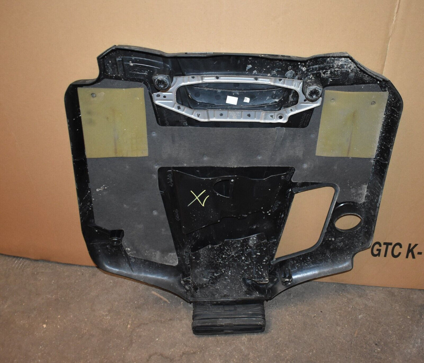Original Mercedes Motorabdeckung OM642 w463 G 350d a6420102811