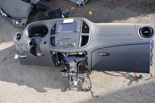 Original Mercedes w447 Vito Armaturenbrett komplett Command Klima Handschuhfach