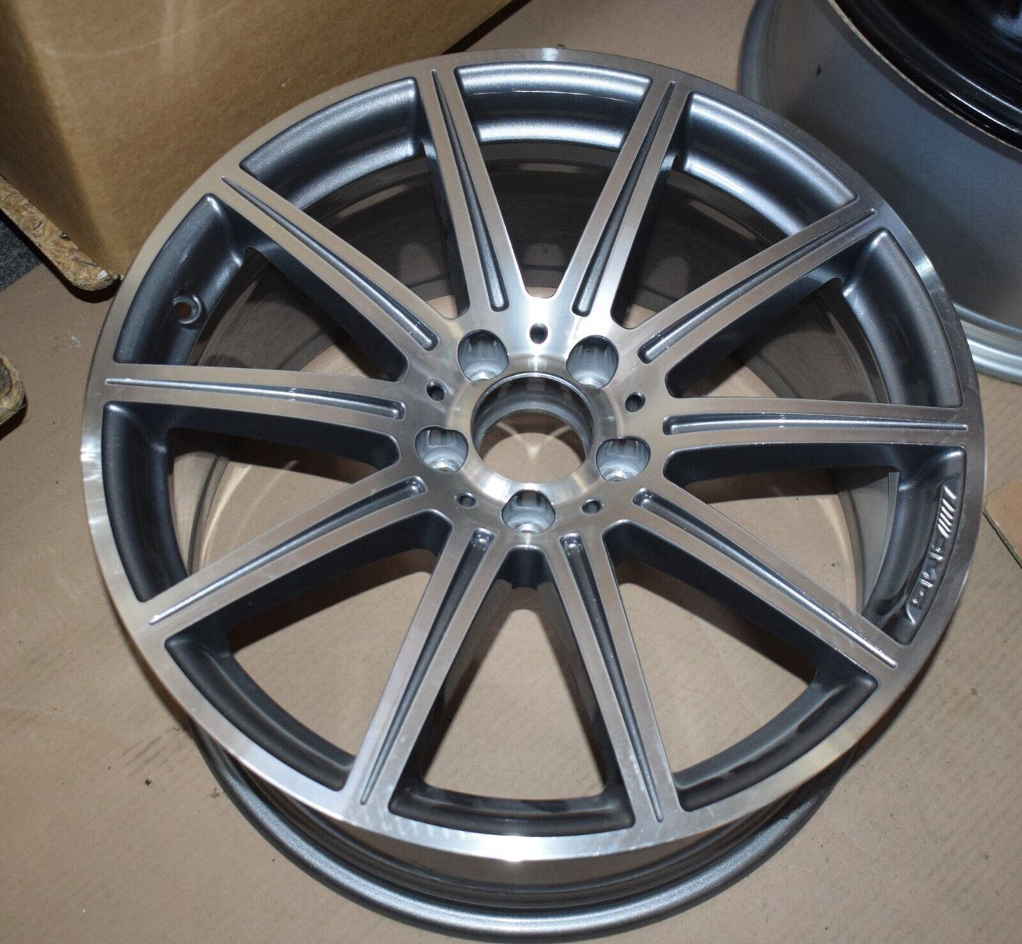 Original Mercedes w212 E Klasse AMG Alufelge 19 Zoll A2124015102 9,5Jx19 H2 ET52