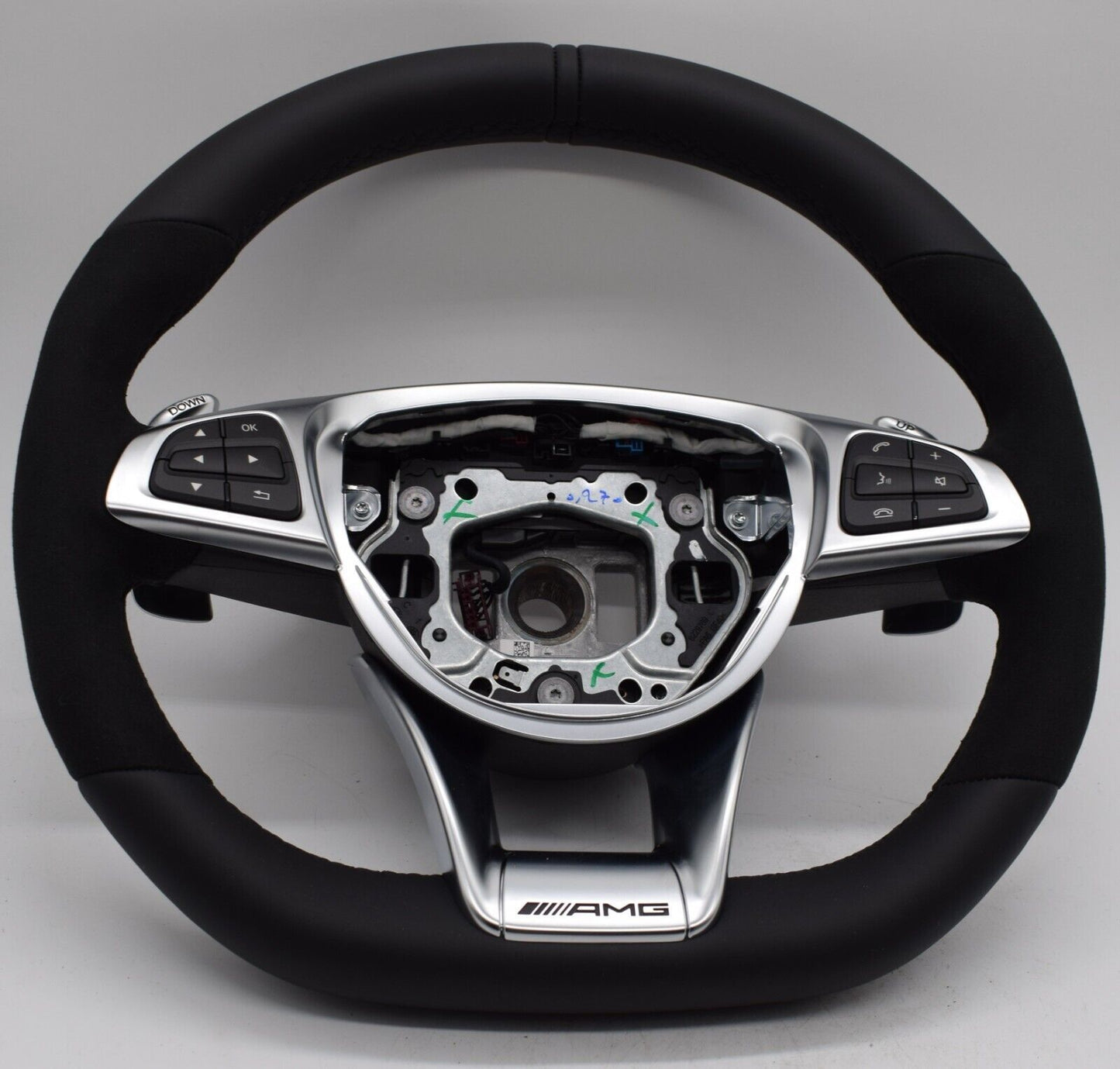 Original Mercedes AMG Leder Lenkrad Alcantara a1664601618 W218 CLS