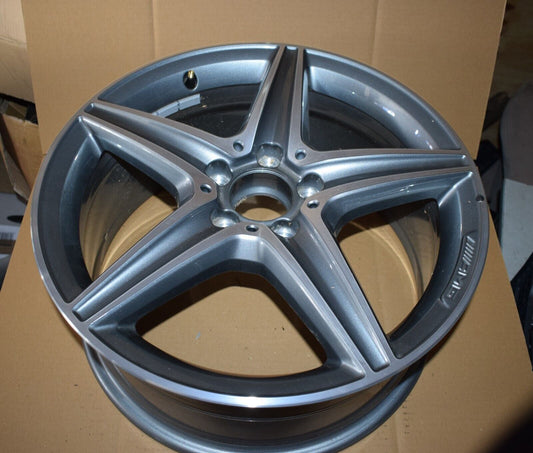 1x Original Mercedes AMG Alufelge Felge w213 a2134011800 8X18 ET43 Vorderachse