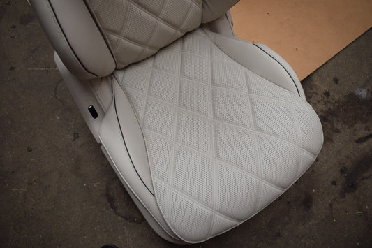Original Mercedes w223 S Klasse Maybach Sitze Weiss vorne hinten