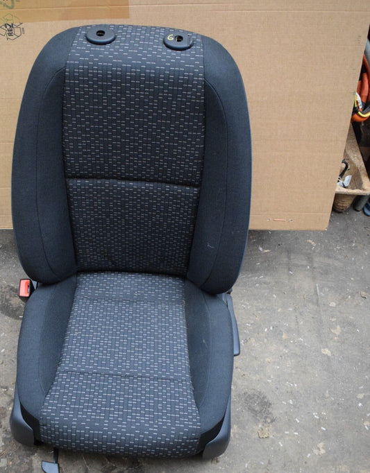 Original Mercedes w447 Fahrersitz Caluma Sitz vorne links Stoff Vito