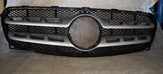 Original Mercedes Kühlergrill Grill w156 GLA a1568806400 Mopf silber