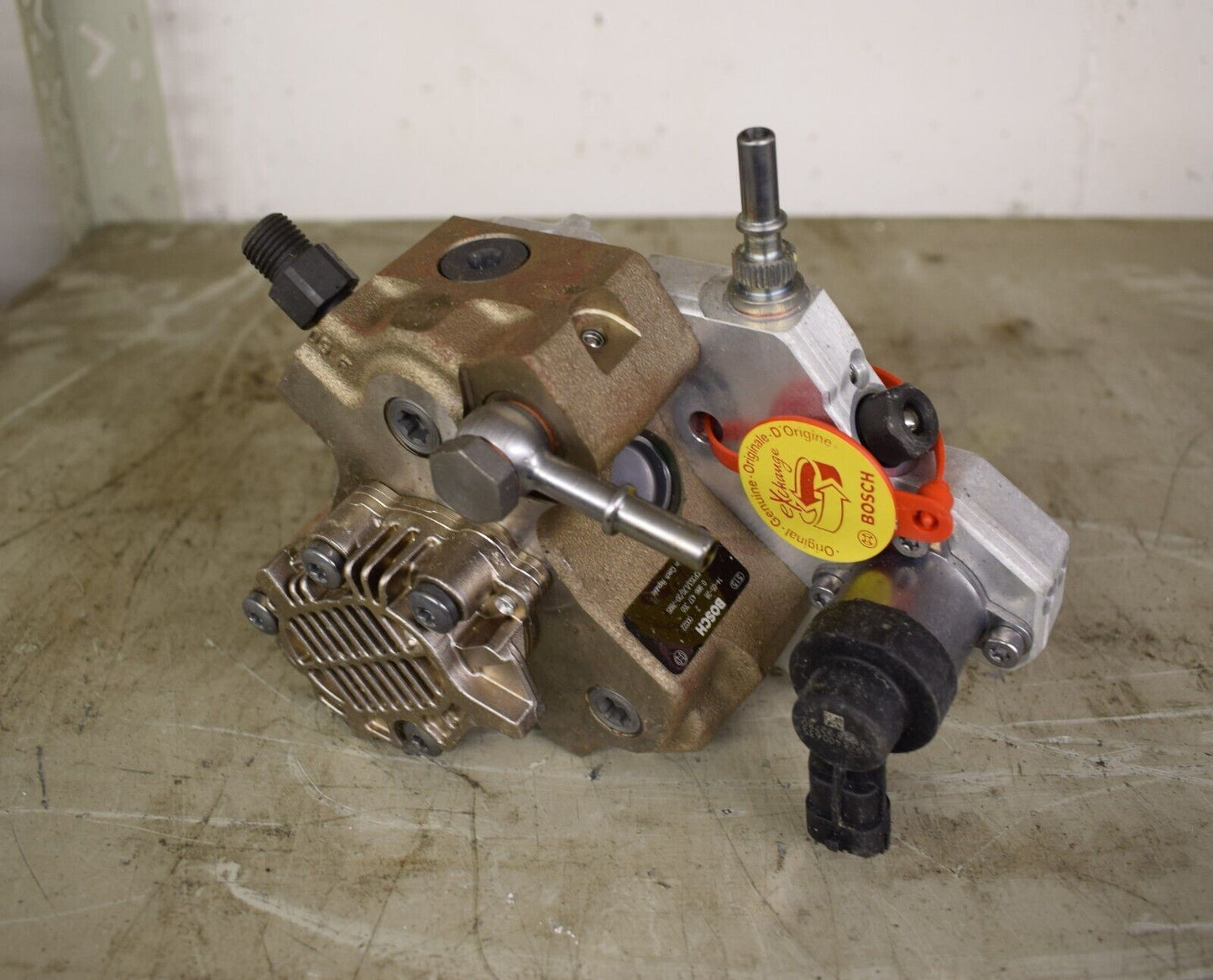 Bosch Hochdruckpumpe 0986437355 Einspritzpumpe Opel Vivaro Renault Laguna