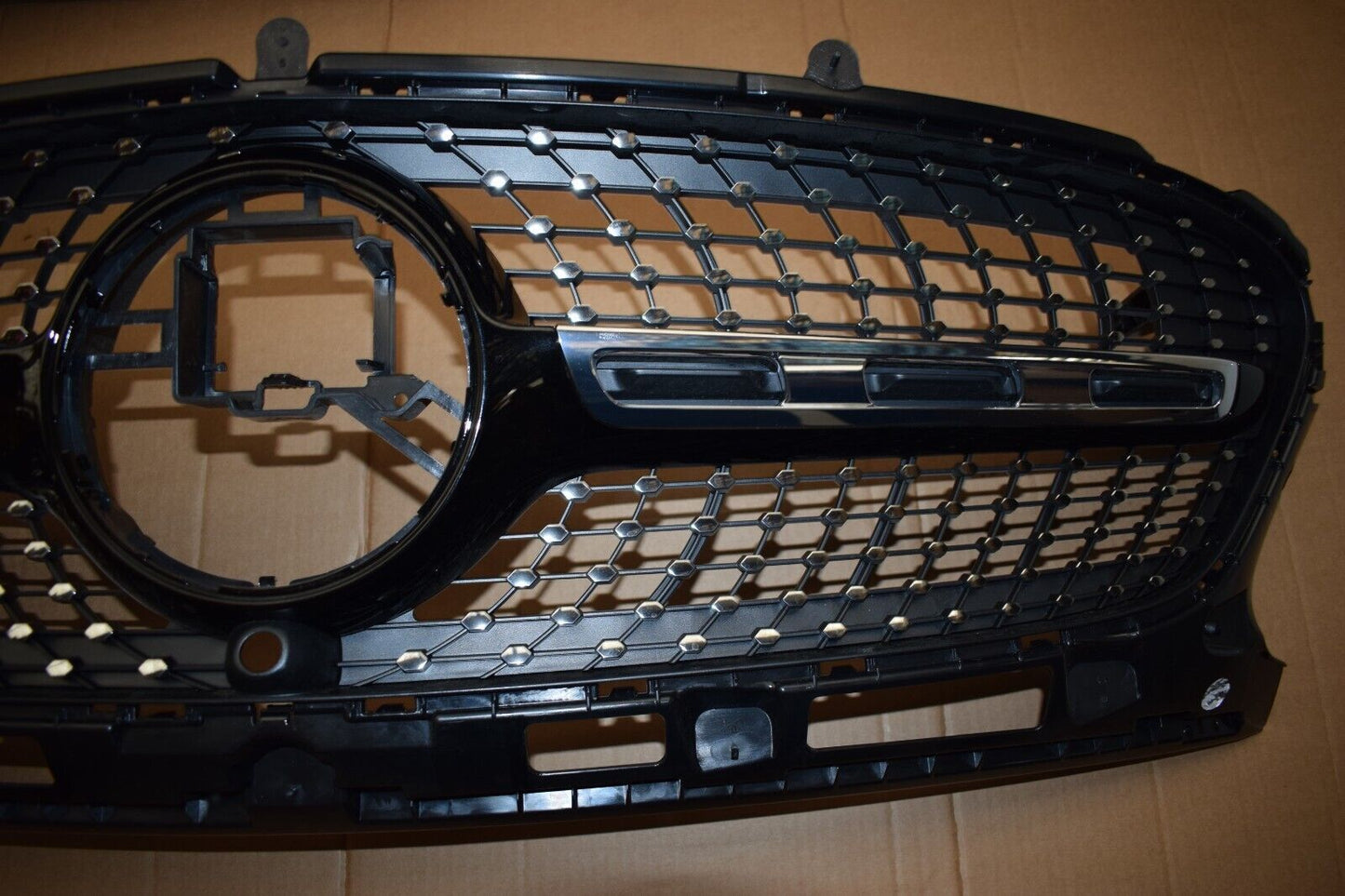 Original Mercedes Kühlergrill Grill GLA H247 Diamantgrill a2478884001 a247888390