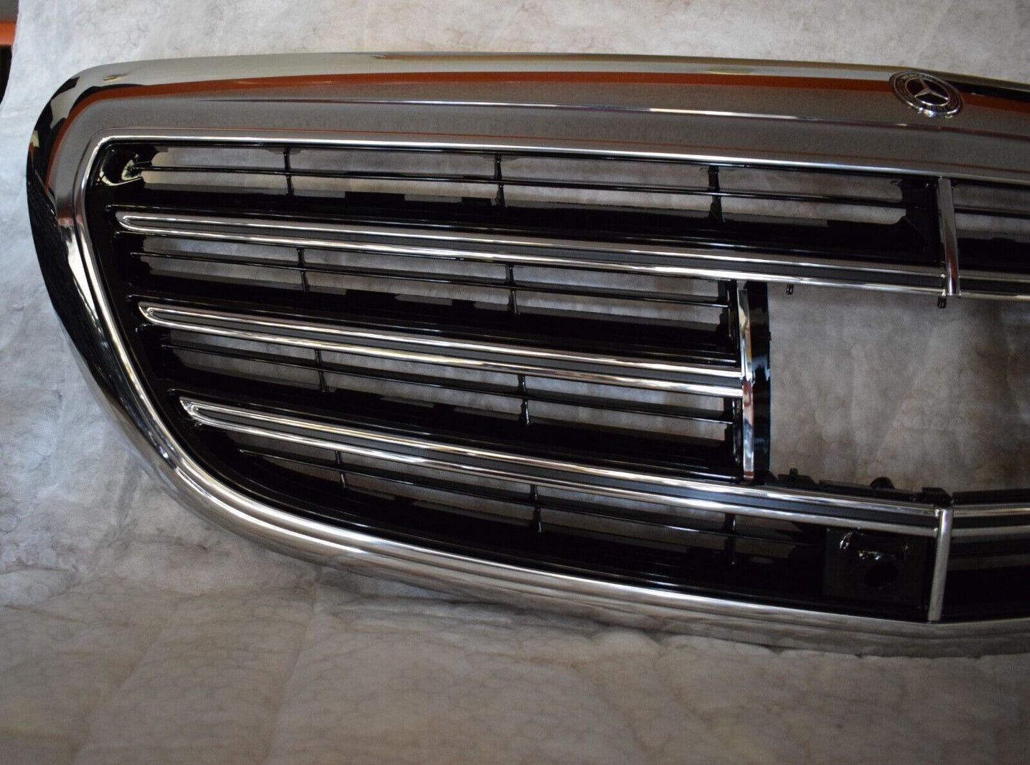 Original Mercedes Kühlergrill Grill w213 E Klasse a2138802103 silber