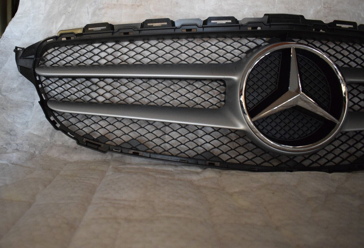 Original Mercedes Kühlergrill Stern w205 C Klasse Limousine T Modell a2058880260