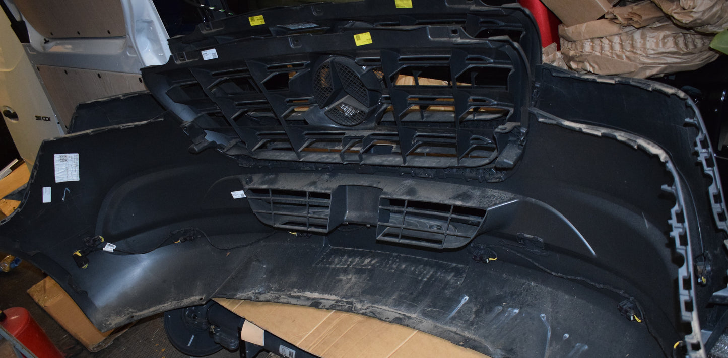 Original Mercedes Stoßstange Stoßfänger W907 w910 vorne Sprinter für LED