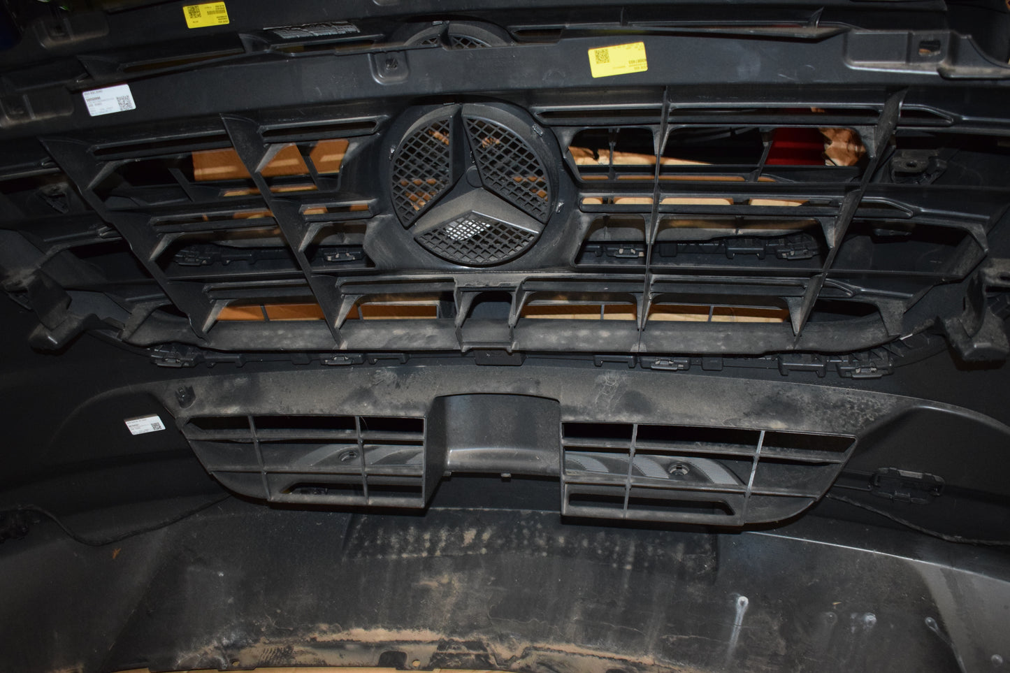 Original Mercedes Stoßstange Stoßfänger W907 w910 vorne Sprinter für LED