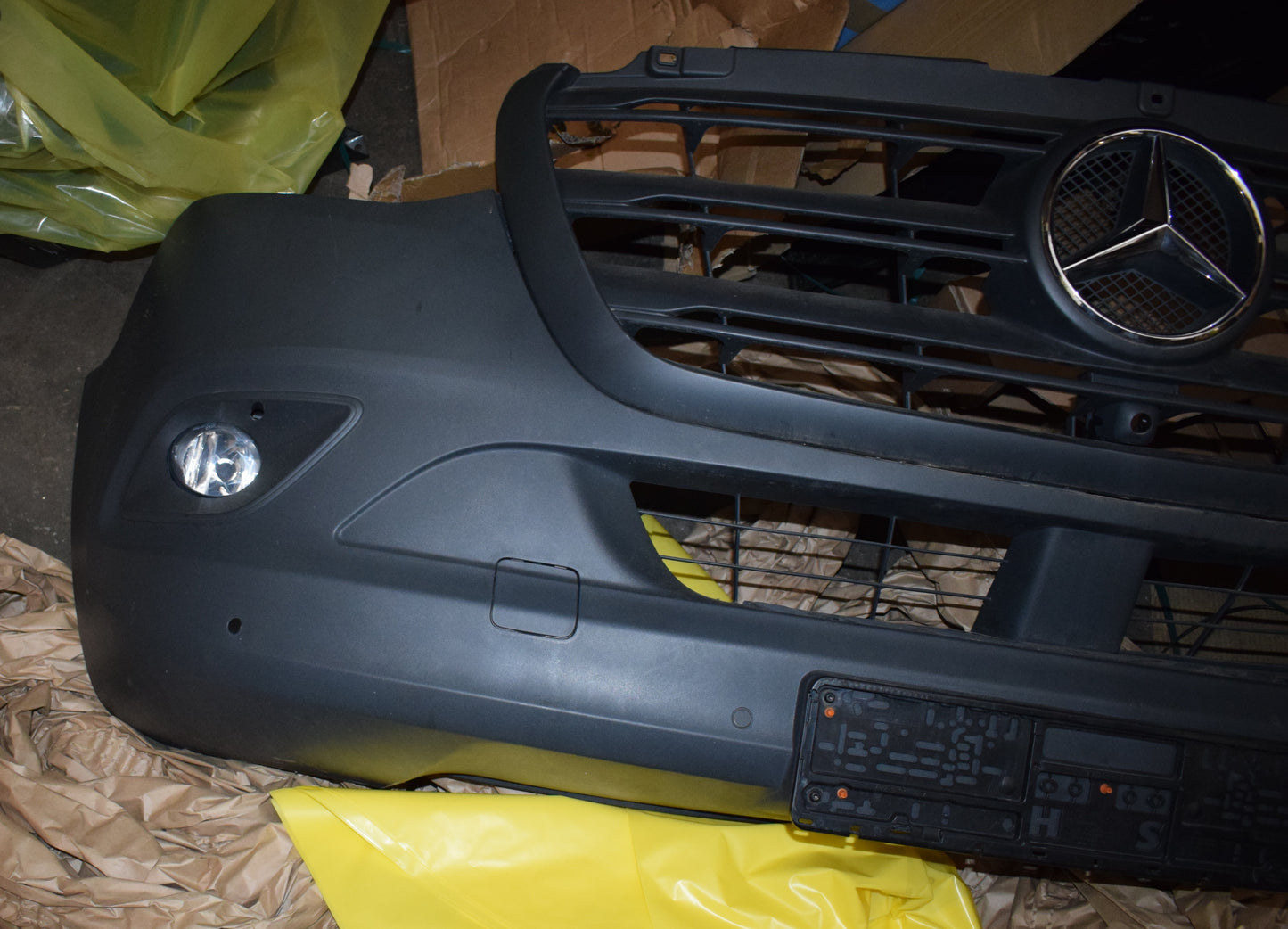 Original Mercedes Stoßstange Stoßfänger W907 w910 vorne Sprinter für Halogen