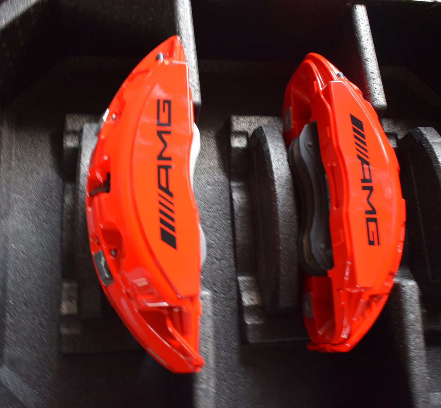 Original Mercedes AMG w223 S63 Bremsen vorne neu Bremssattel Set rot