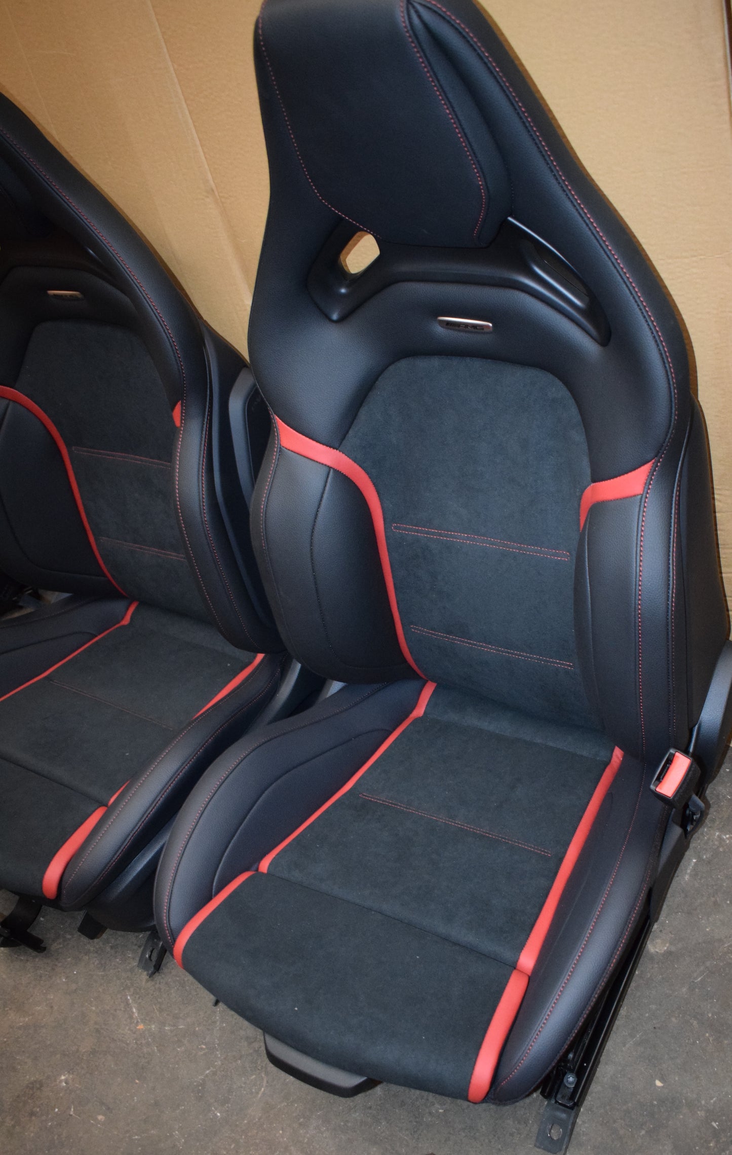 Mercedes AMG A Klasse Performance Sitze w177 A45 OEM Seats rot