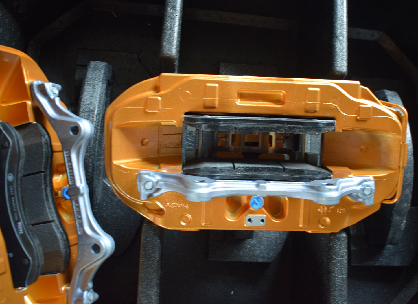 Original Mercedes AMG w297 EQS Bremsen vorne neu Bremssattel Set gold