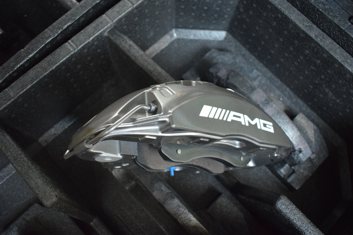Original Mercedes AMG w223 S63 Bremsen vorne neu Bremssattel Set Silber