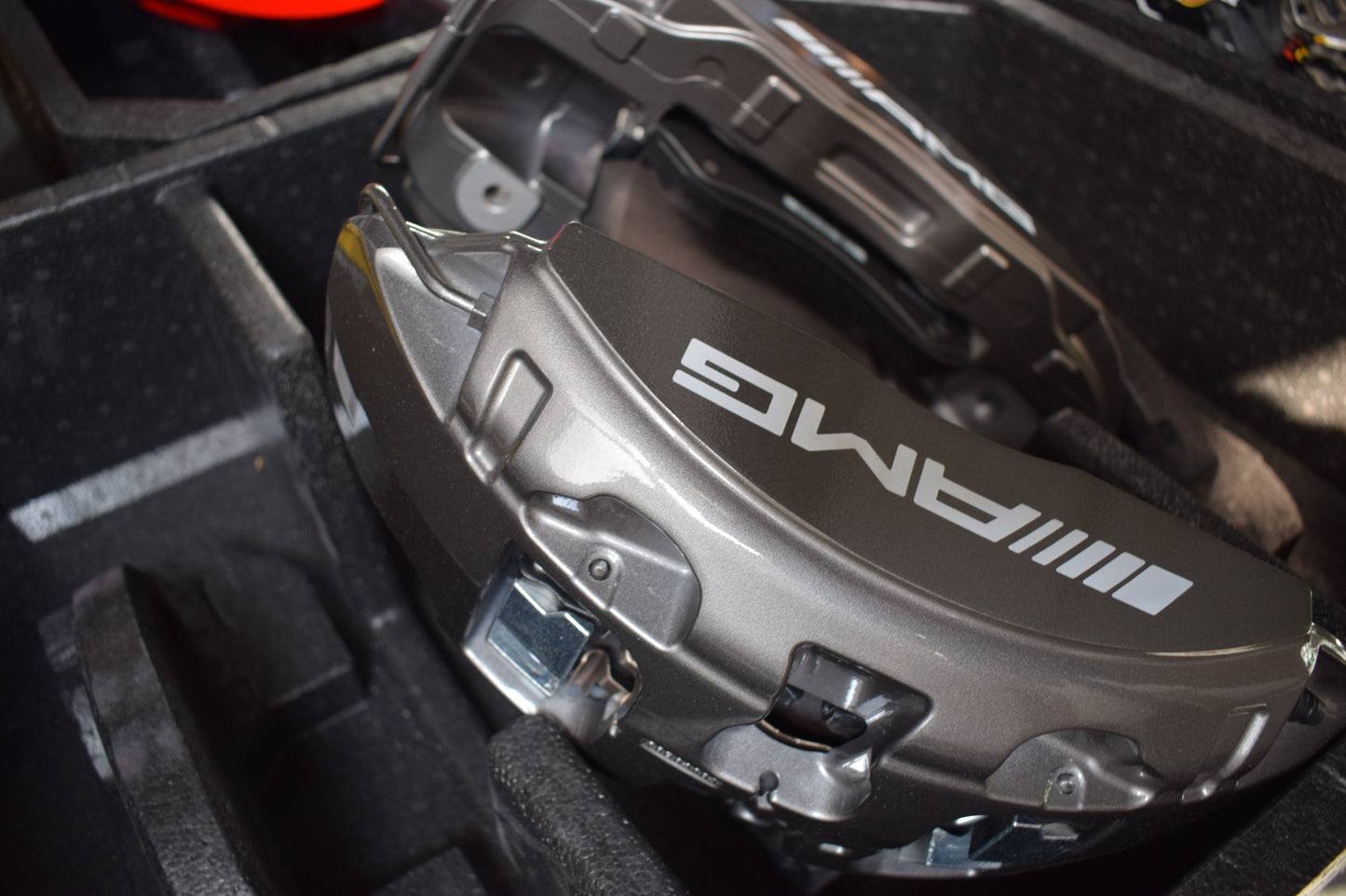 Original Mercedes AMG w223 S63 Bremsen vorne neu Bremssattel Set Silber