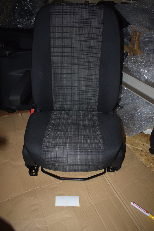 Original Mercedes 906 Mopf Sprinter Fahrersitz Sitz Stoff vorne links