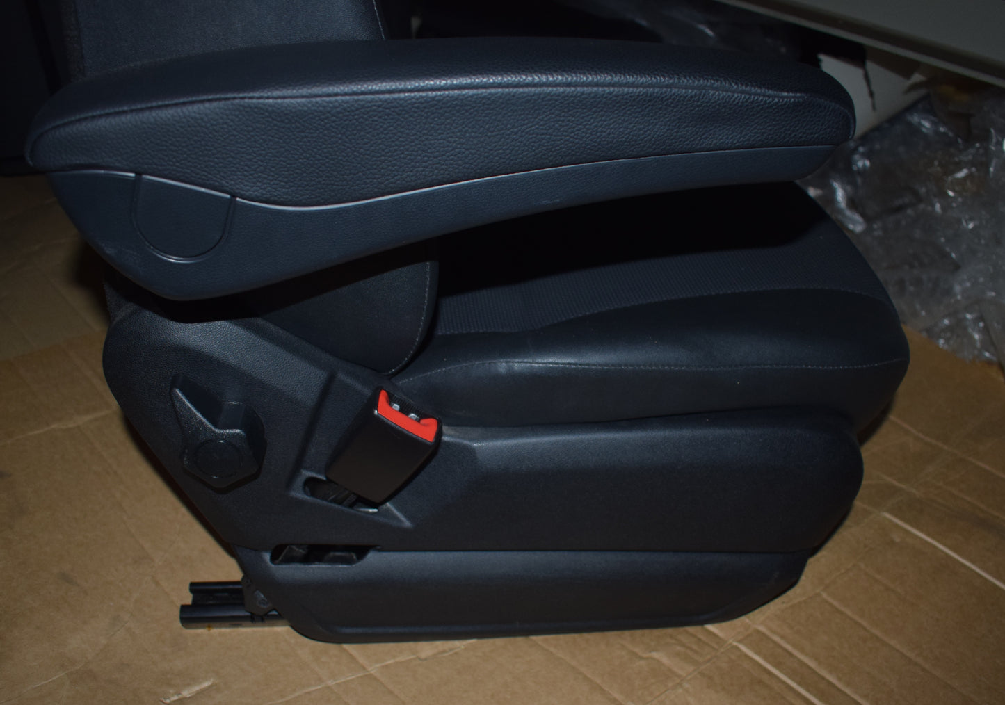 Original Mercedes w906 Sprinter Fahrer Sitz Kunstleder links