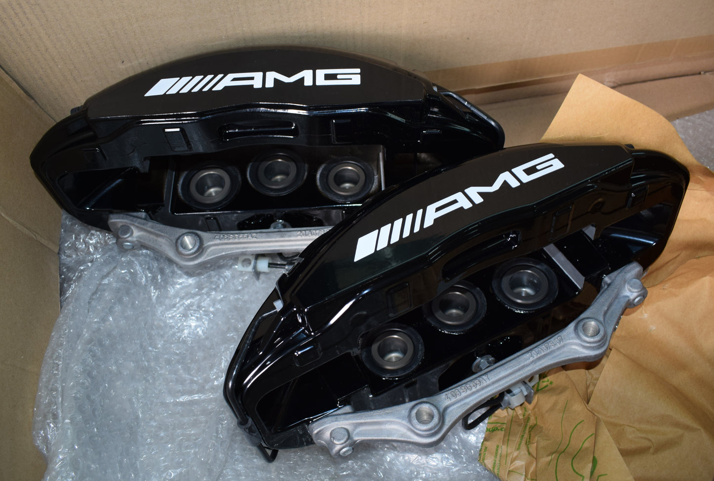 Original Mercedes AMG w465 G Klasse Bremsanlage vorne neu Bremssattel Set schwarz A4634212200 A4634212100