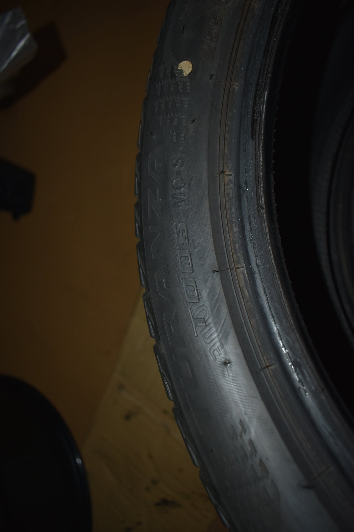 2x Bridgestone Sommerreifen unbenutzt 255 40 20 101Y MO-S