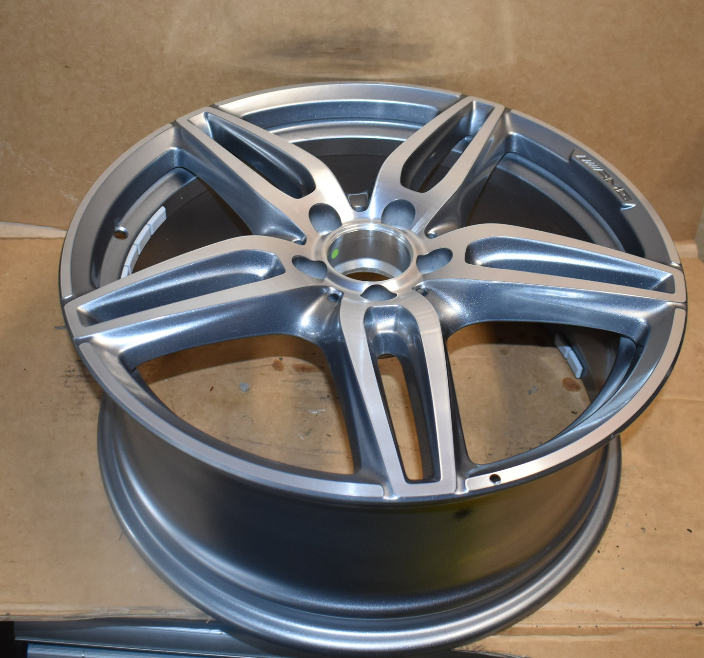 1x Original Mercedes AMG Alufelge Felge w213 a2134012000 8X19 ET43