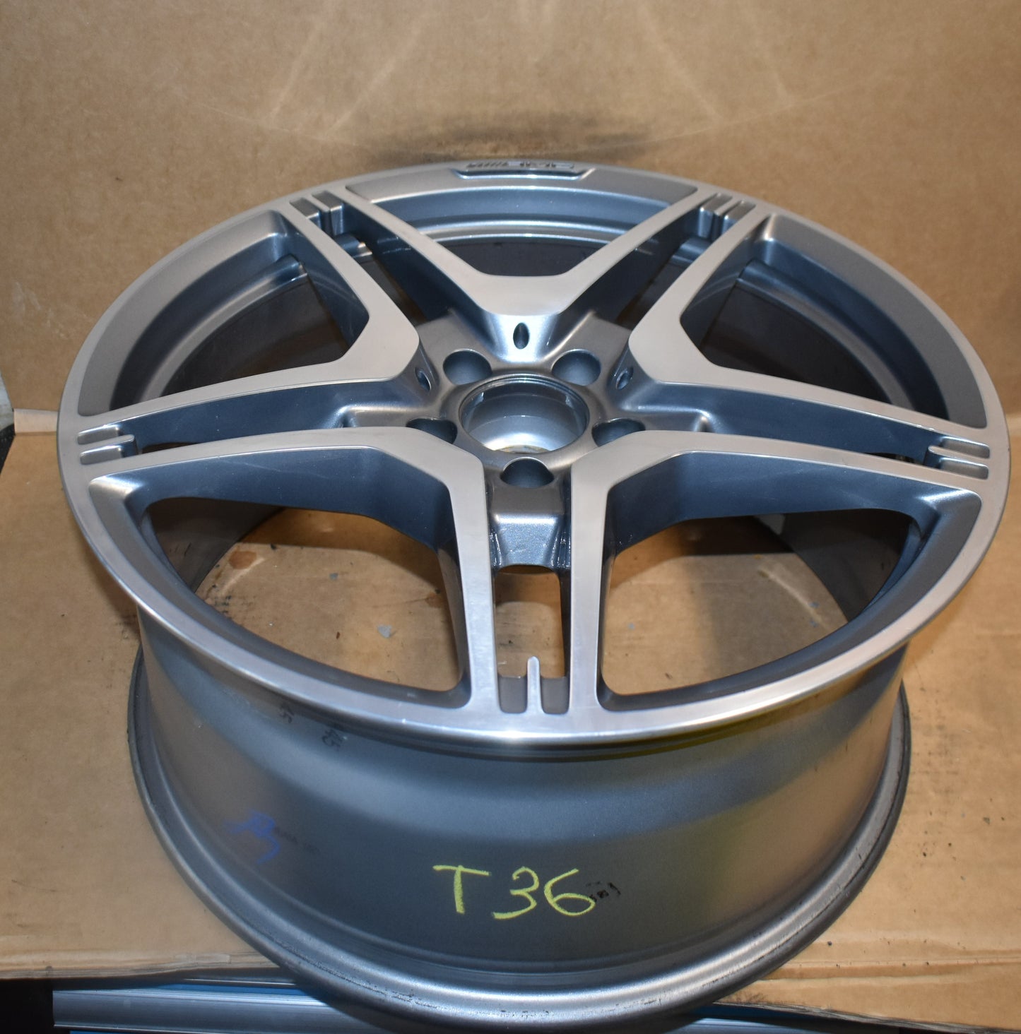 1x Original Mercedes AMG Alufelge Felge w212 E Klasse a2124012702 Vorderachse