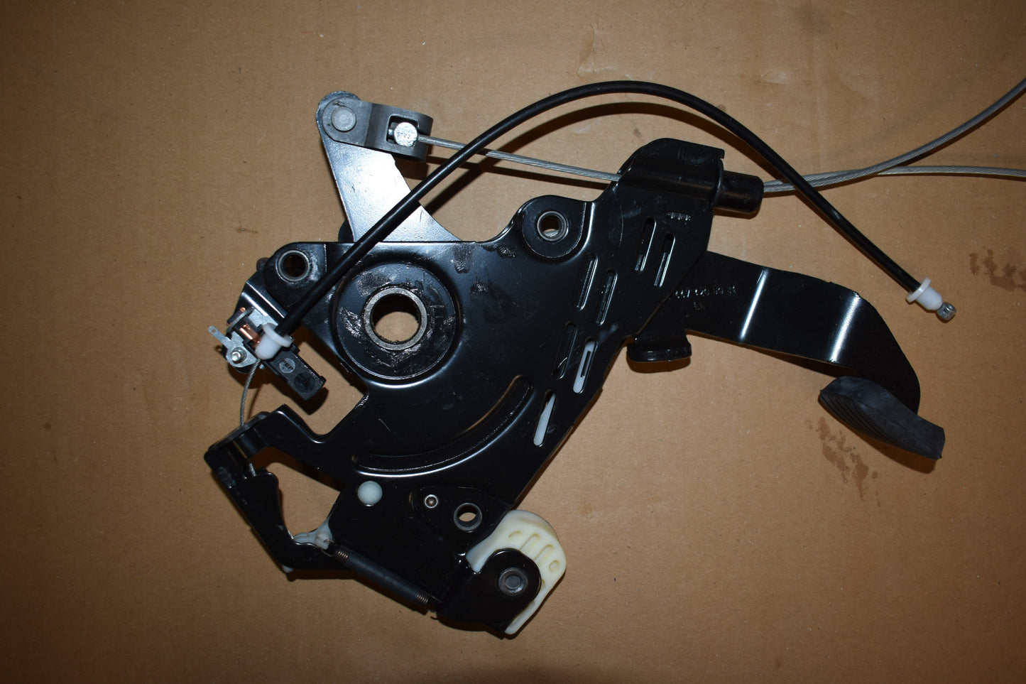Original Mercedes w447 Vito Bremsseilzug mit Pedal A4474201085