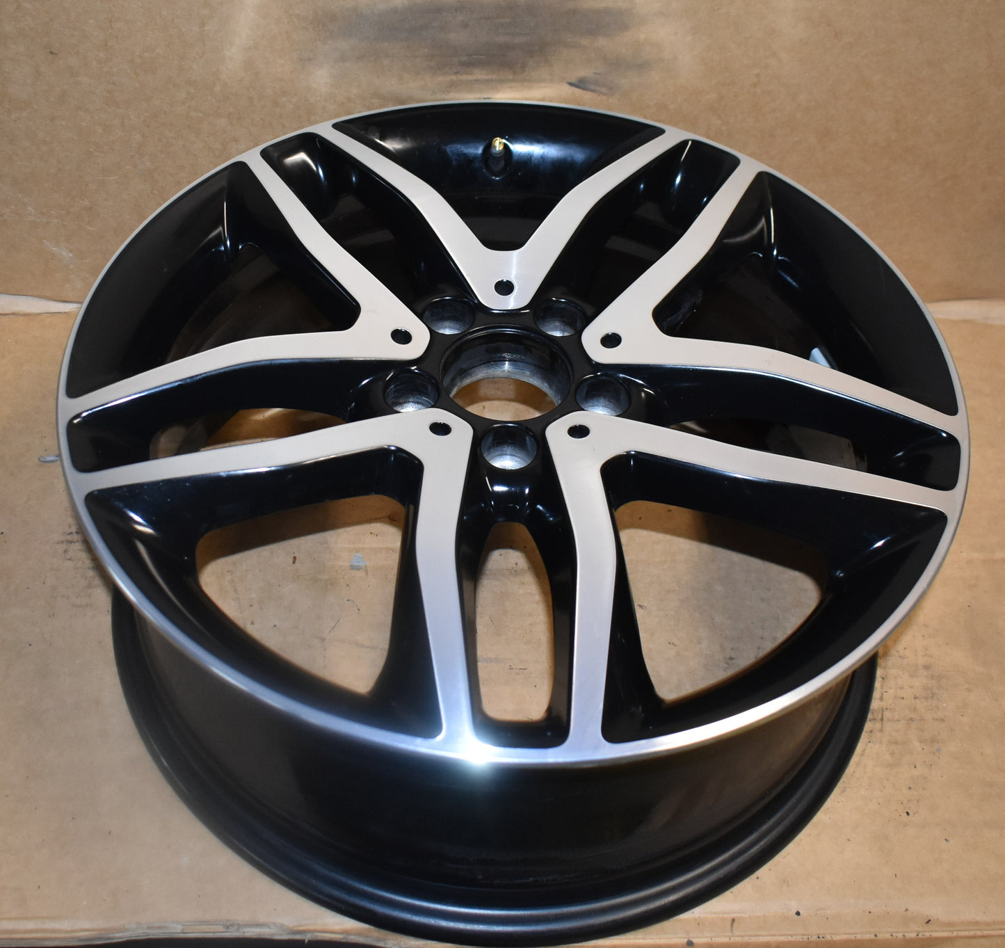 1x Original Mercedes Alufelge GLA w156 Felge a1564010100 7Jx18 ET46