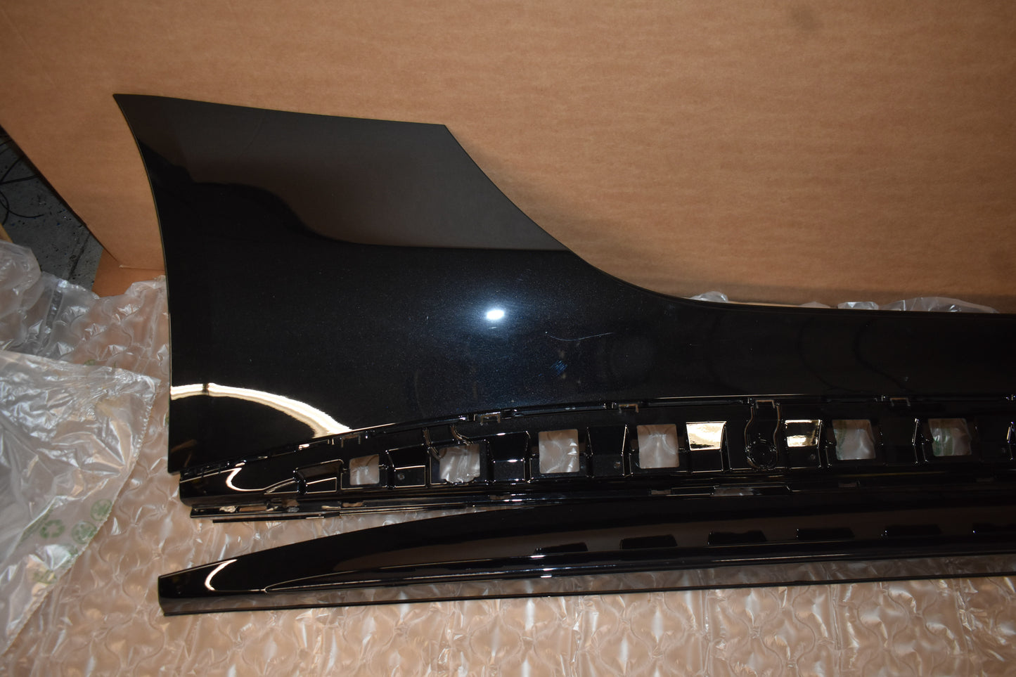 Original Mercedes AMG SL63 R232 AMG Seitenschweller schwarz rechts neuwertig