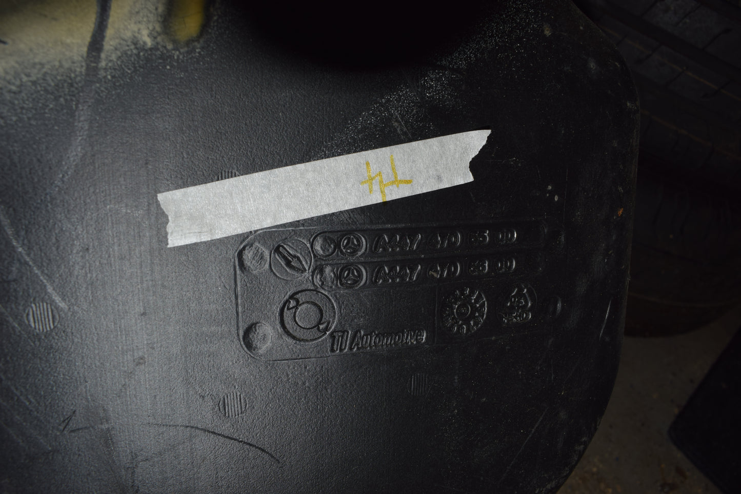 Original Mercedes w447 Tank Diesel a4474705600 70 Liter Tank a4474700594