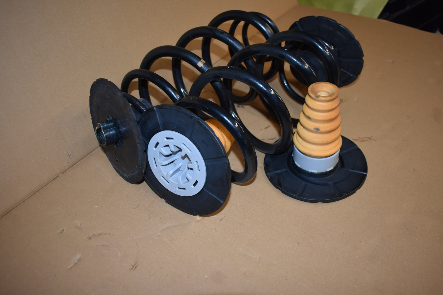 2x Original Mercedes w447 V Klasse Federn hinten a4473240584