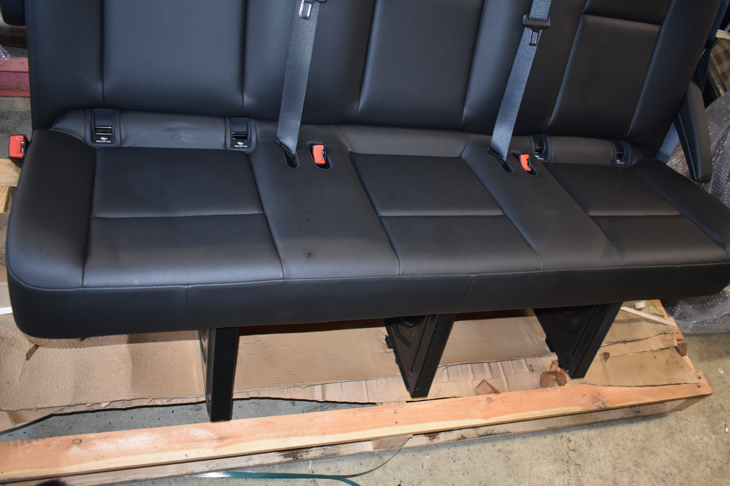 Original Mercedes w907 w910 3er Sitzbank hinten Kunstleder