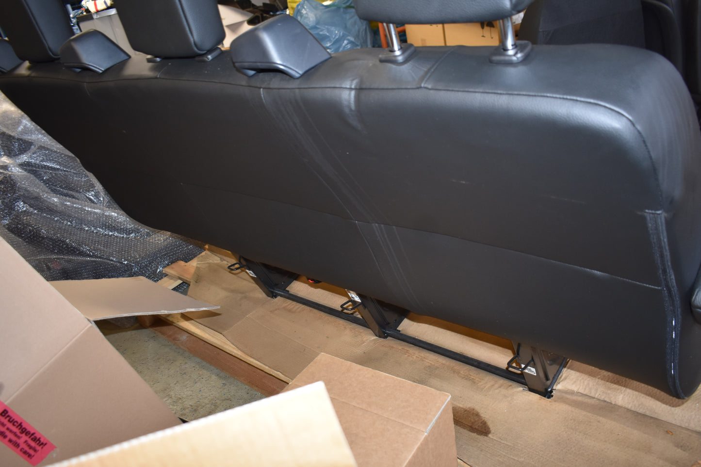 Original Mercedes w907 w910 3er Sitzbank hinten Kunstleder