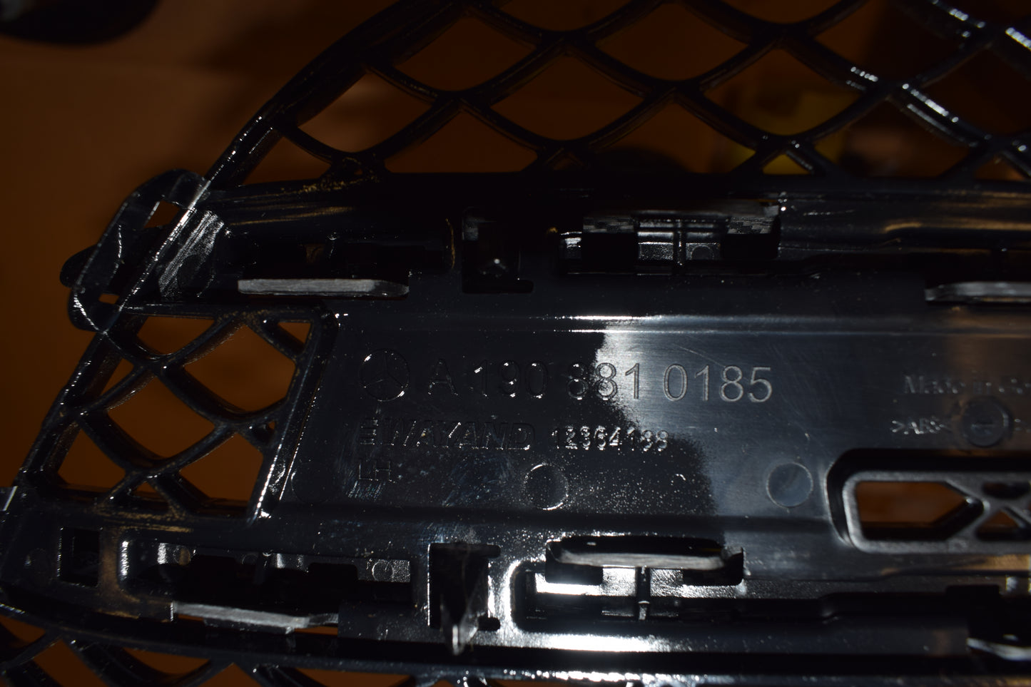 Original Mercedes c190 GT Carbon Zierleiste Kotflügel links