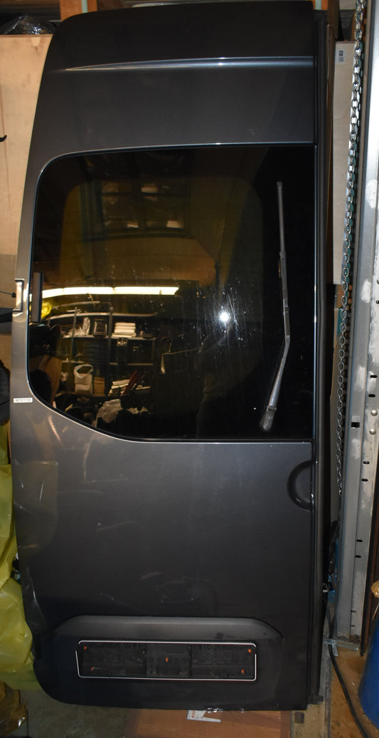 Original Mercedes w907 Sprinter Hecktür links Tenoritgrau