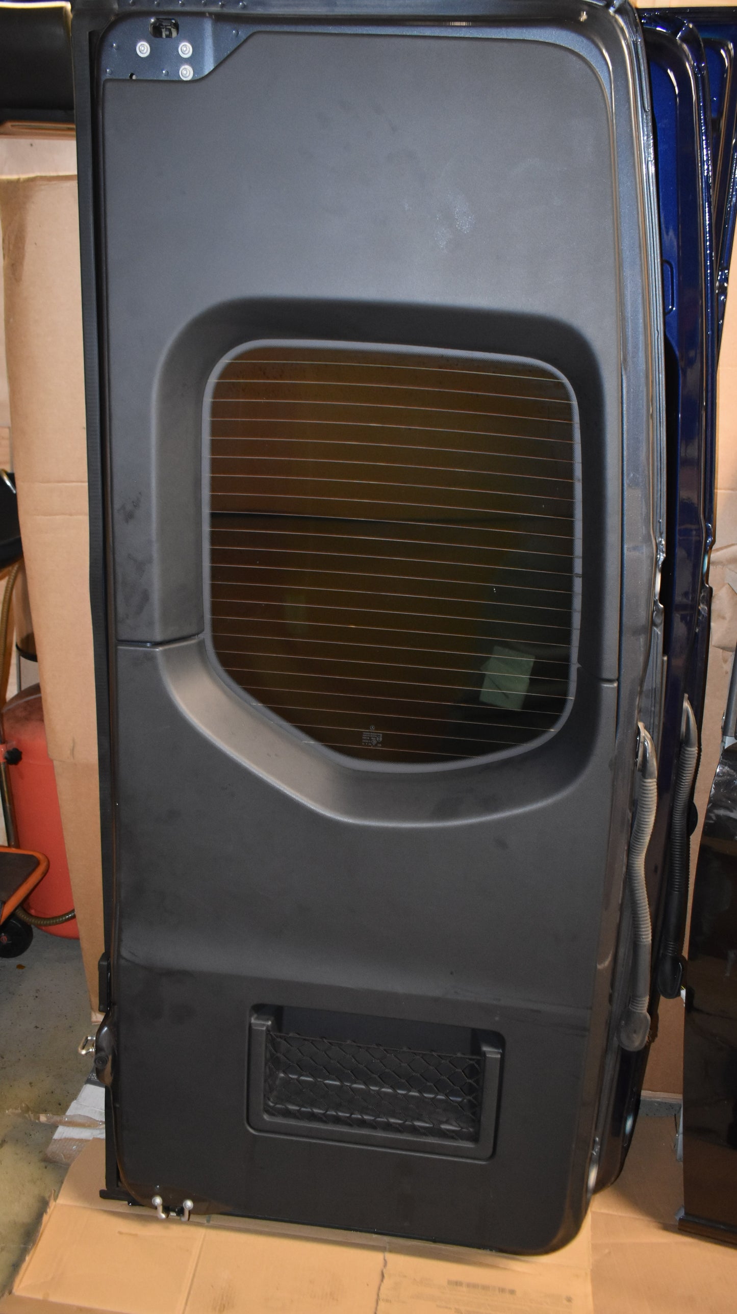 Original Mercedes w907 Sprinter Hecktür links Tenoritgrau