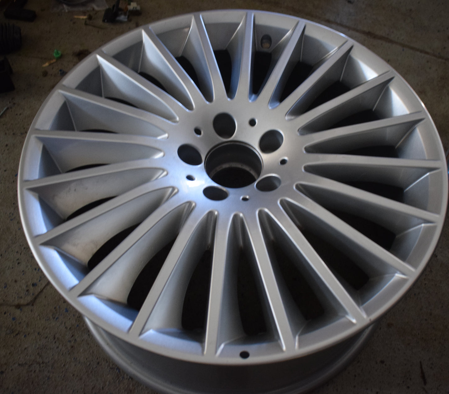 1x Original Mercedes w222 S Klasse vorne Alufelge a2224013300 9Jx19 ET30