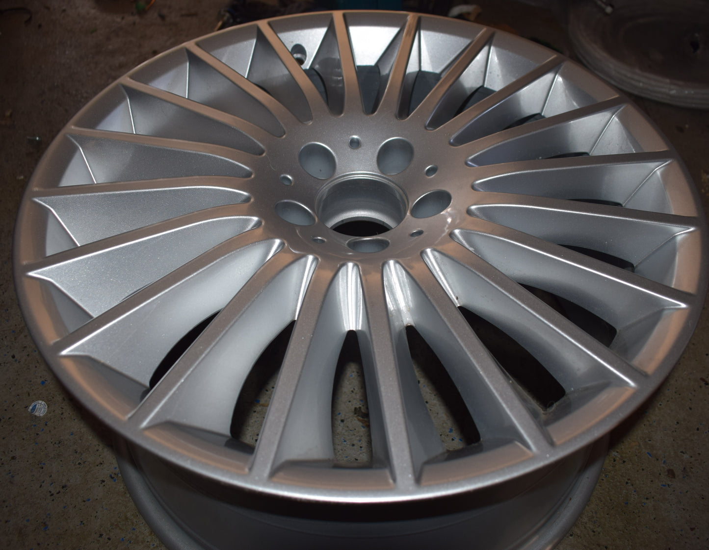 1x Original Mercedes w222 S Klasse hinten Alufelge a2224011602 9,5Jx19 ET43,5